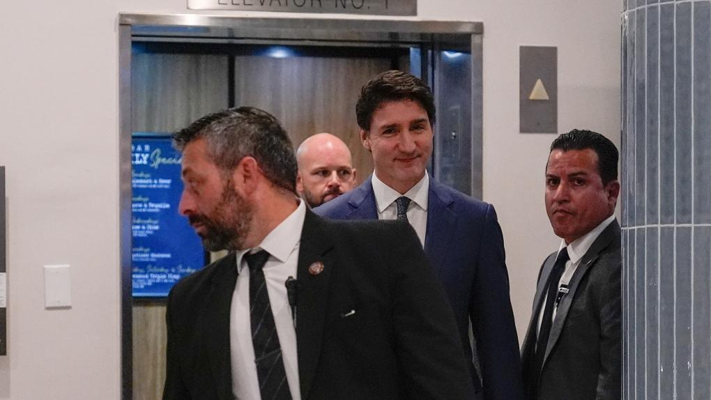 Trudeau Meets Trump Amid Tariff Threats