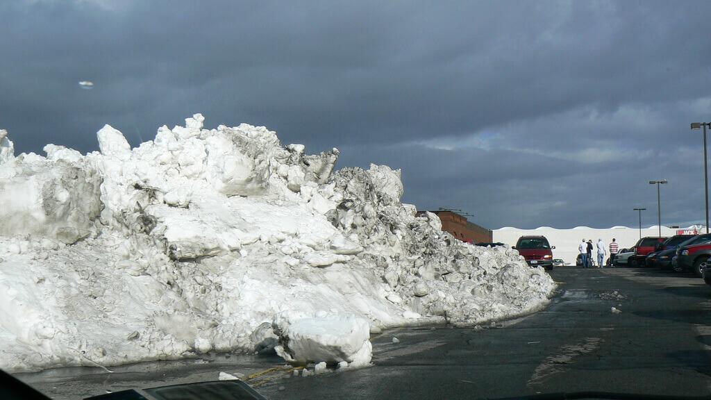 Lake-Effect Snowstorm Pummels Great Lakes Region