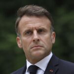 Macron Convenes Party Leaders at Elysée to Tackle Political Crisis