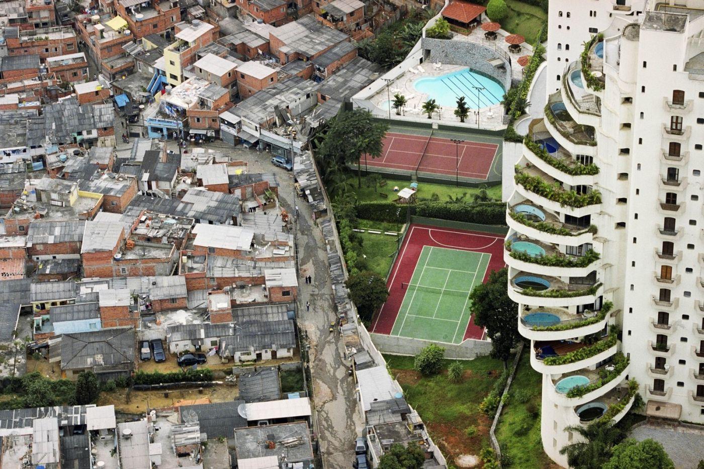 Crisis in São Paulo: How Morumbi’s Walls Echo the City’s Struggles